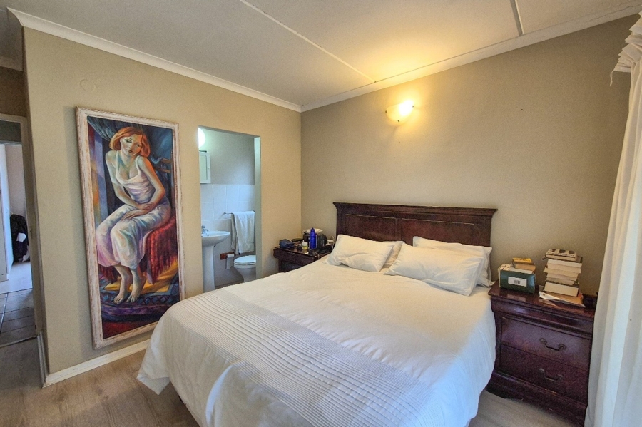 2 Bedroom Property for Sale in Vredekloof East Western Cape